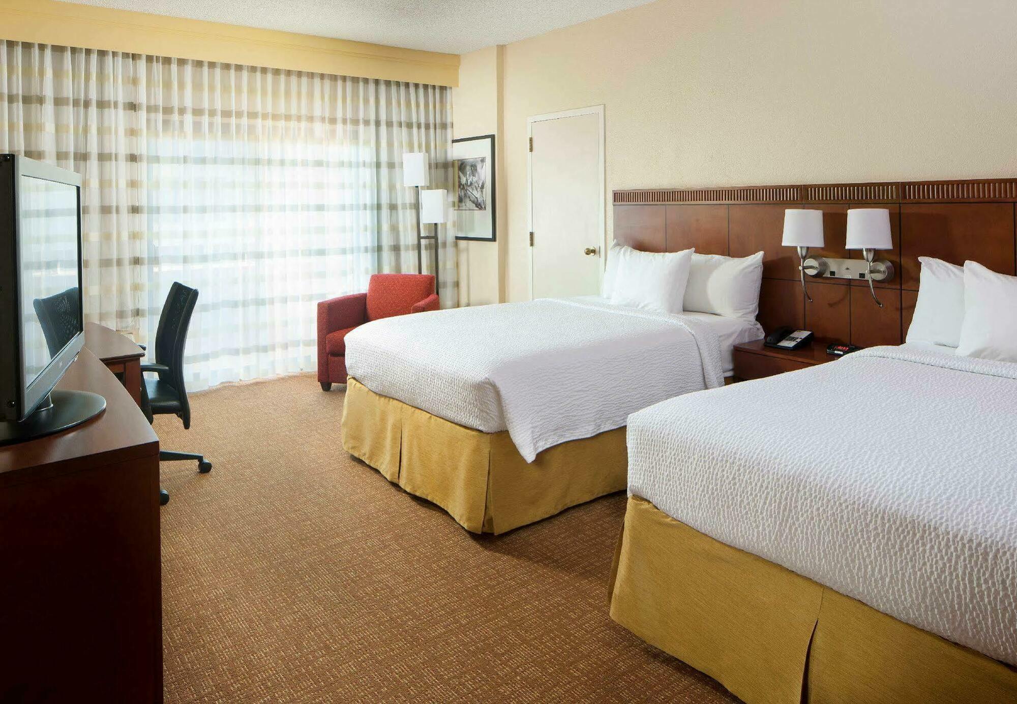Courtyard By Marriott Savannah Midtown Ngoại thất bức ảnh